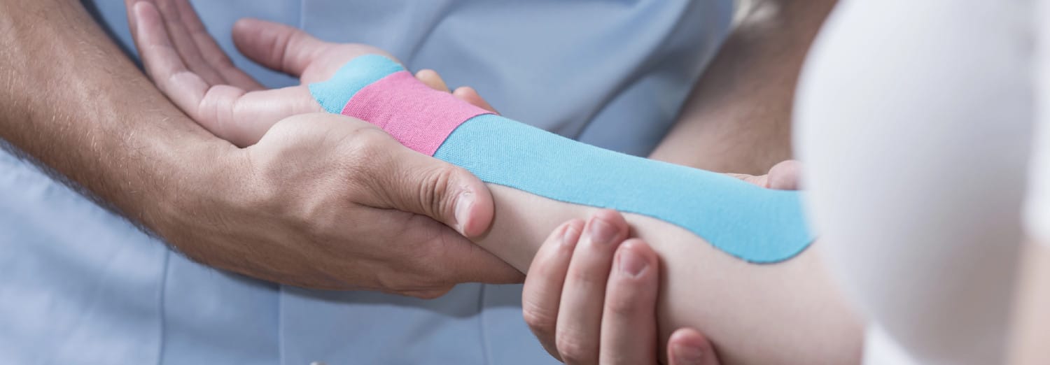 taping wrist arm for pain relief
