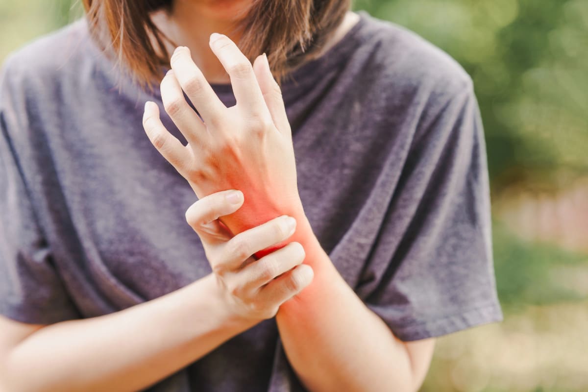 woman with sore wrist